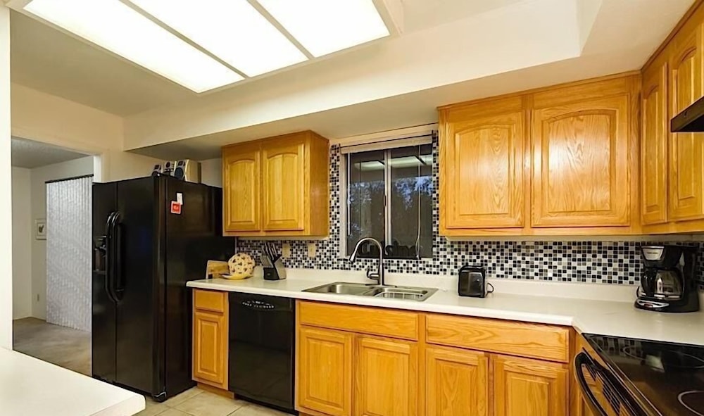 Sun Lakes By Signature Vacation Rentals - Property Image 9