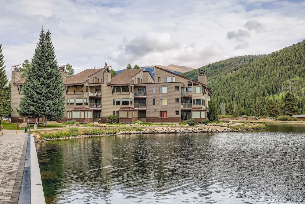 1702 The Willows 1 Bedroom Condo
