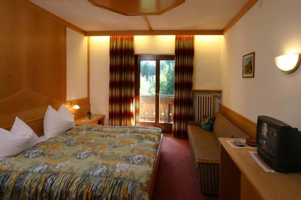 Hotel & Camping Gisser
