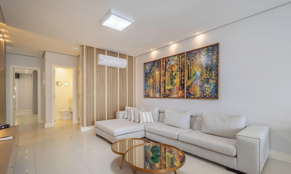 3 Bedroom Apt 300m From the Beach Avb0904