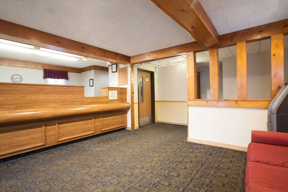 Super 8 by Wyndham Oneonta/Cooperstown view 3