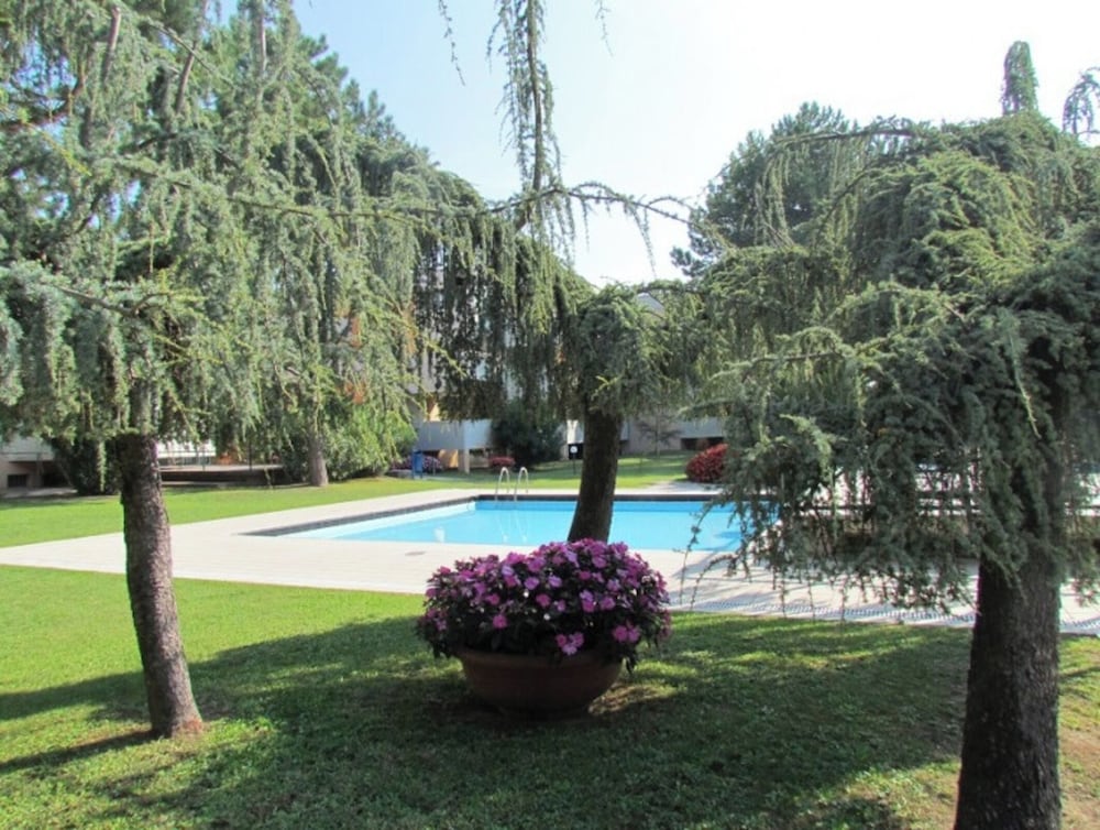 Studio With Direct Access to the Pool