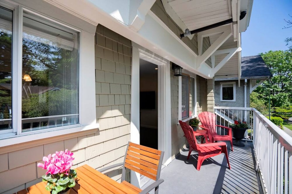 Newly Reno d 2 Bdrm Kitsilano - Centrally Located