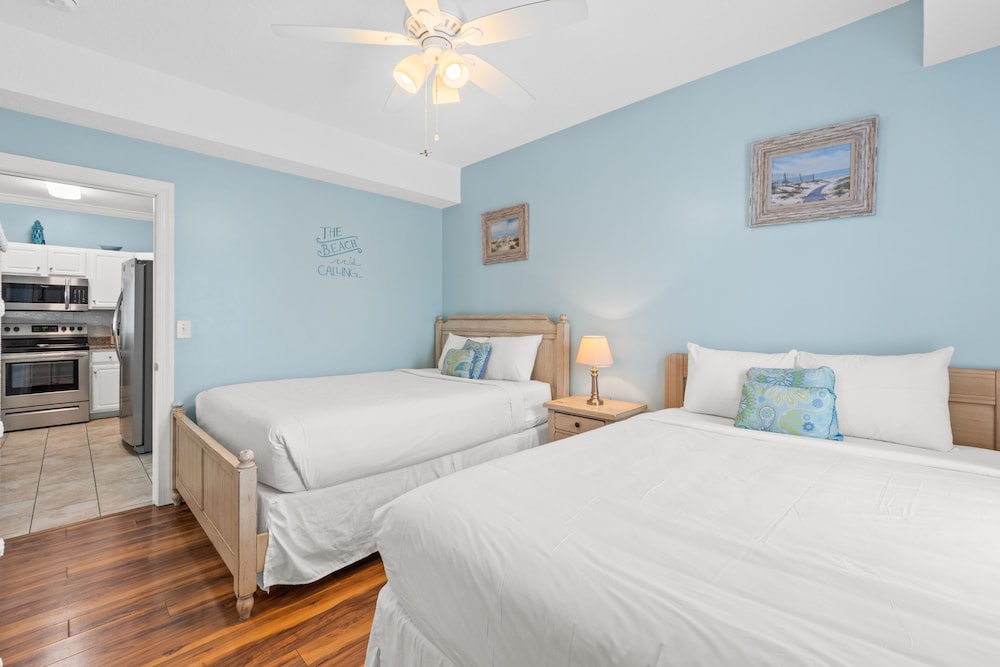 Twin Palms by Book That Condo