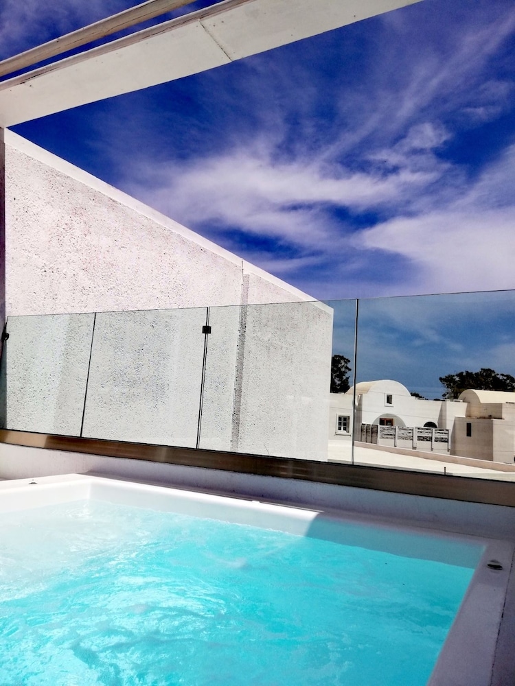 Loukas & Emma Eco Houses