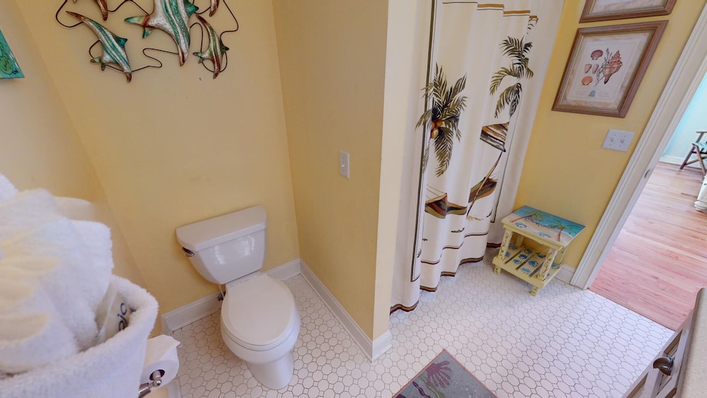 Mimi's Mermaid's & Memories by Tybee Vacation Rentals