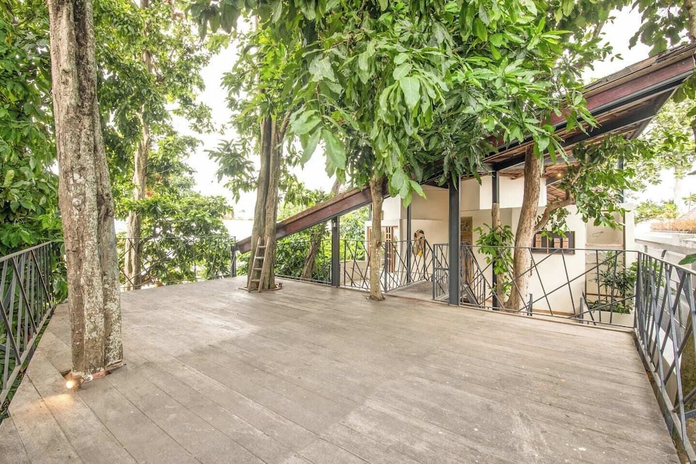 Stylish 2-br Villa With Pool, 800m Canggu Beach