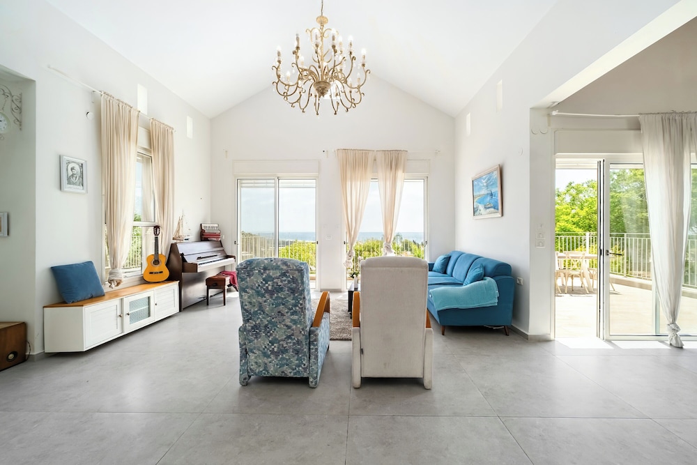 Rosh HaNikra Garden Villa by Sea N' Rent