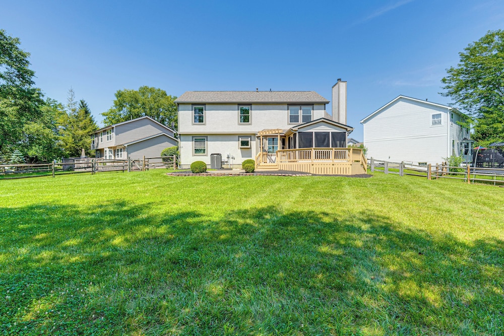 Families Welcome: Lake-view Home, 2 Mi to Gahanna!