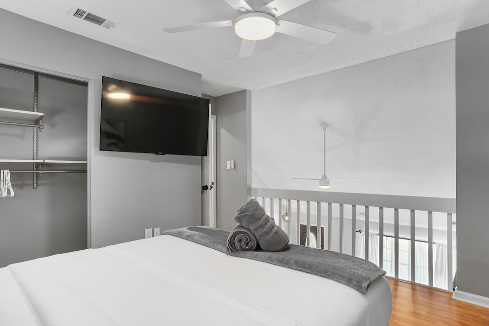 Adorable Bungalow Near Tybee Beach
