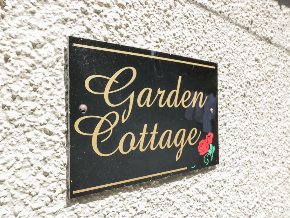 Garden Cottage view 3