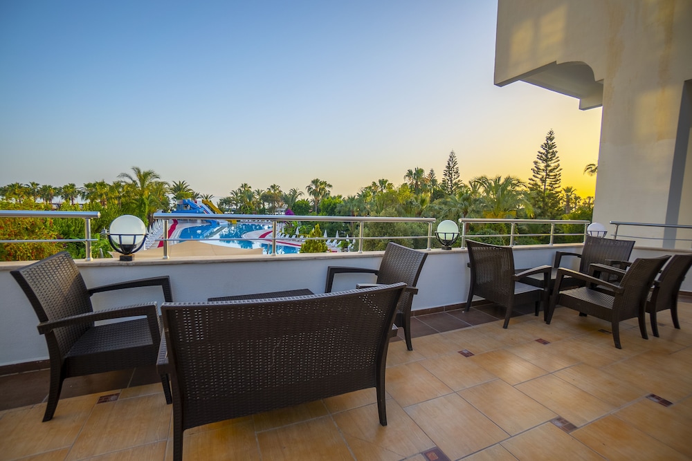 Calido Sol Hotel