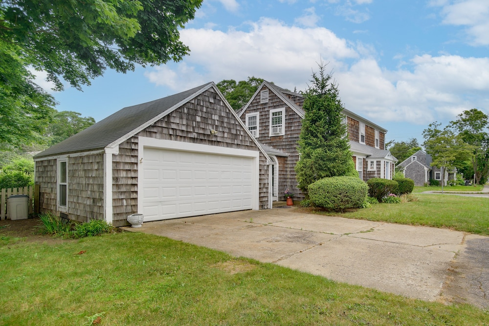 1 Mi to Marina: Hyannis Home w/ Furnished Deck