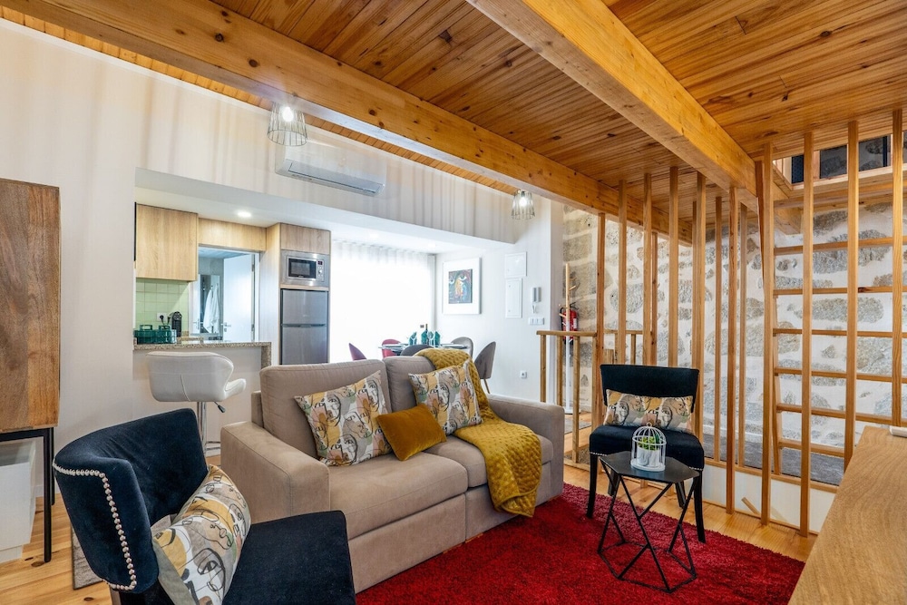 City Center Comfort Apartment B by Vacationy
