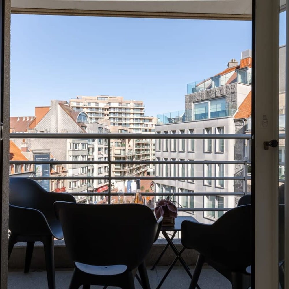 Bright and Spacious Apartment With Stunning Views