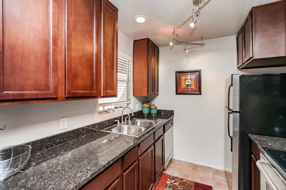 Gorgeous North Scottsdale 2 Bdrm Condo view 2