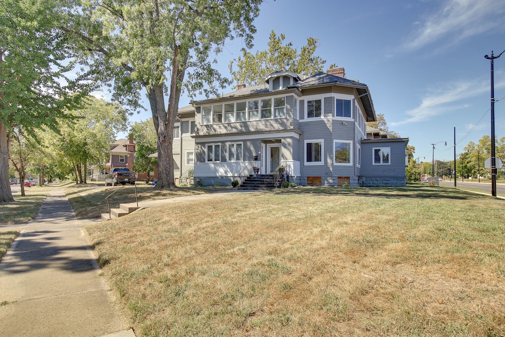 Pet-friendly Dayton Condo ~ 1 Mi to Downtown! view 3