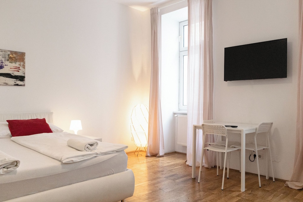 Affordable 3BR Apt Belvedere Vicinity
