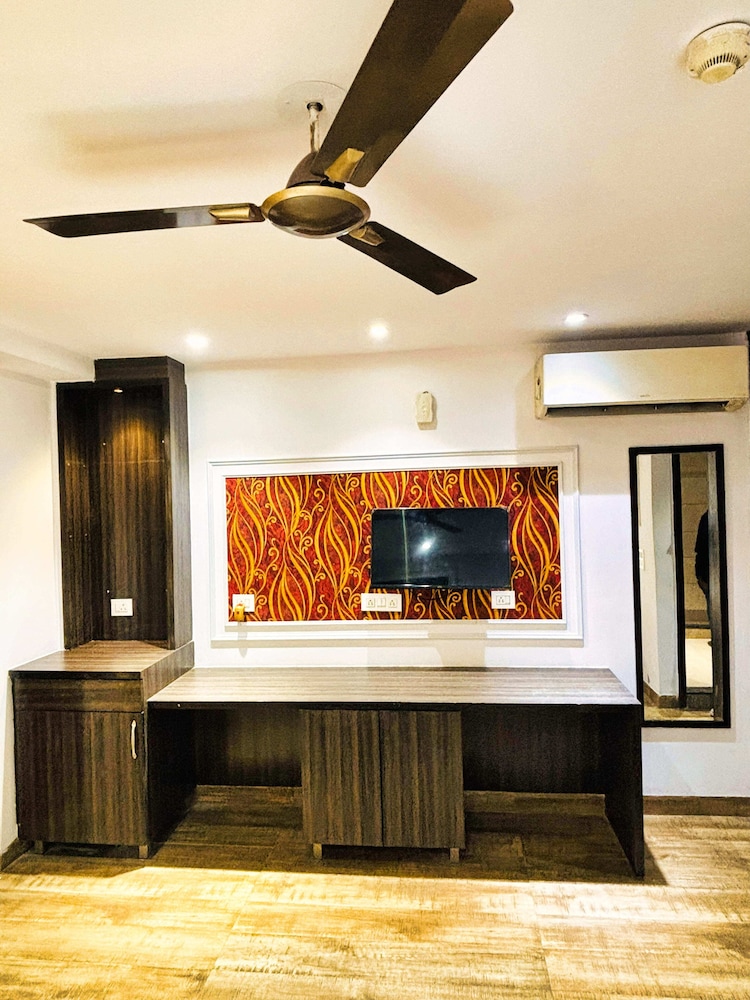 The HomeAste Residence Rajouri Garden
