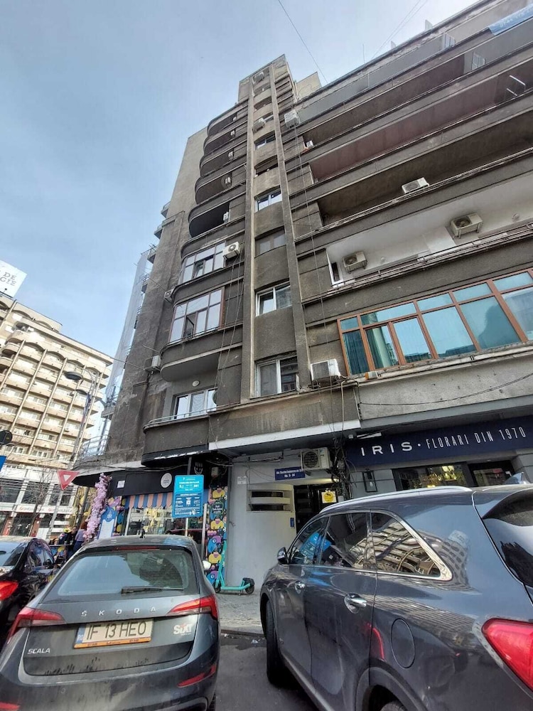 amzei square Apt