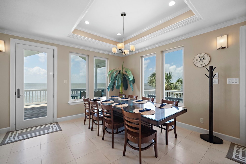Blue Marlin Bayfront Retreat by Ryson Vacation Rentals