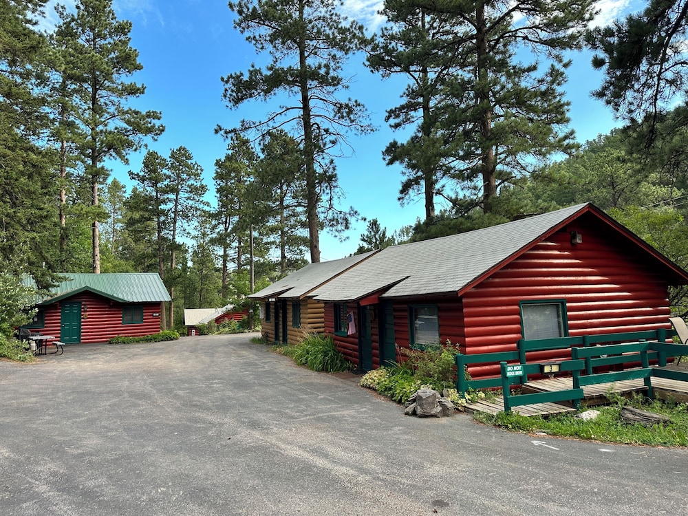 Ponderosa Pines Inn and Cabins