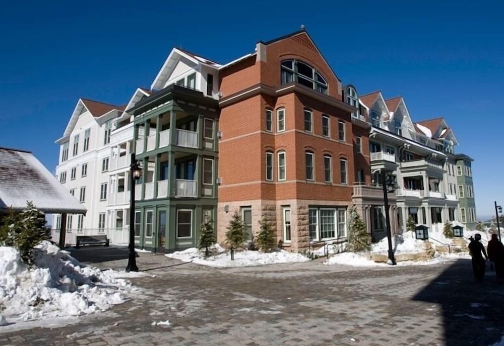 Hotel Seneca - Image 1