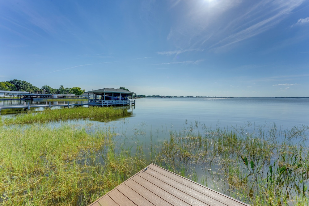 Dora Canal Views & Shared Dock: Apt in Tavares!