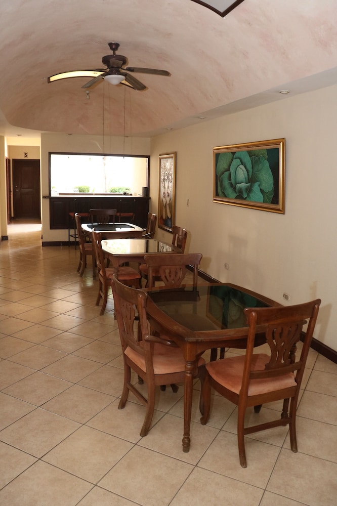 Nesthost Hotel Los Robles view 4