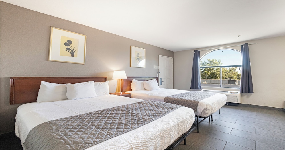 Budget Inn and Suites view 4