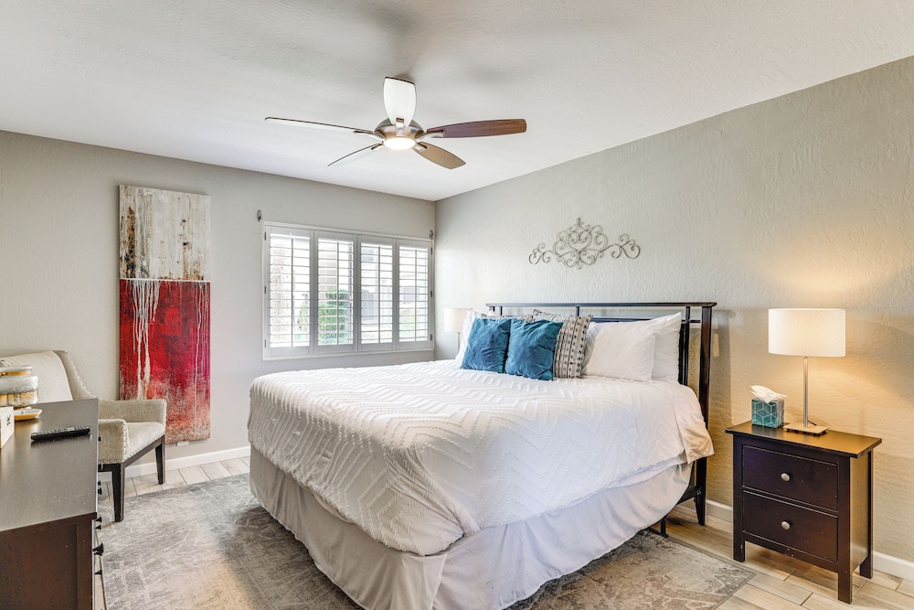 Walk to Old Town: Scottsdale Condo w/ Pool Access!
