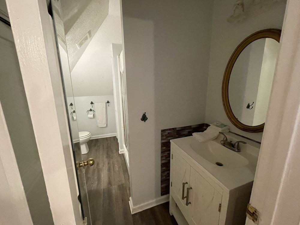 Carriage Lane Inn