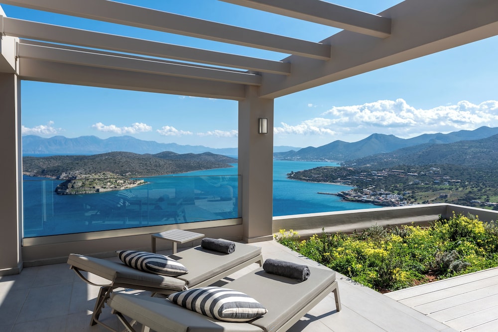 Notiko villas