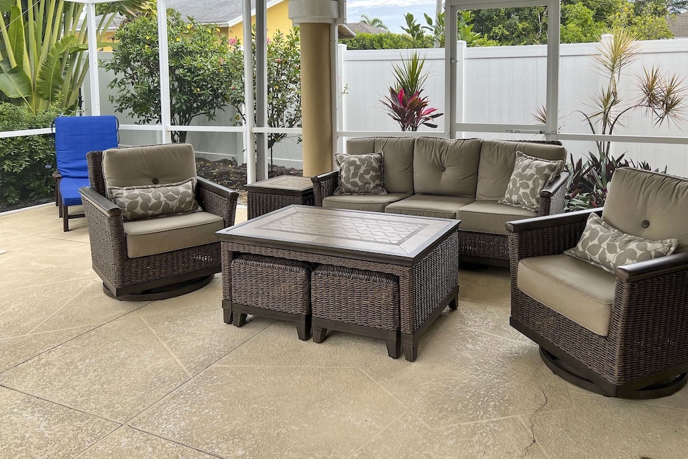 Naples Home w/ Private Heated Saltwater Pool/lanai