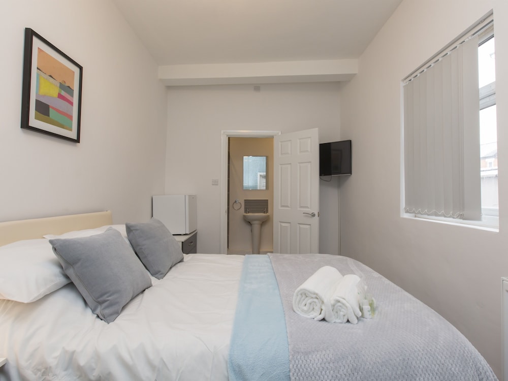 Townhouse Plus @ 40 West St