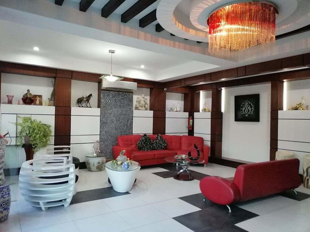 Ey Miners Suites Navarro view 2
