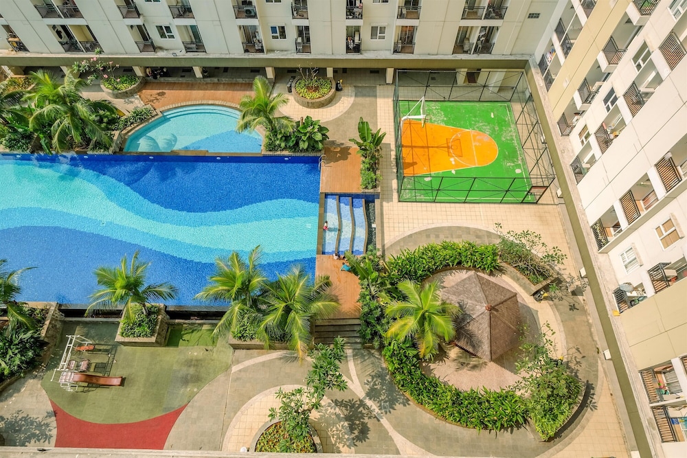 Homey And Simply 2Br Apartment At Cinere Resort view 3