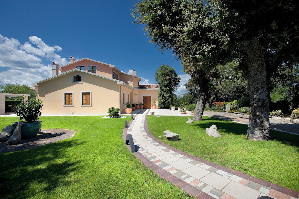 Villa Rosa Magica