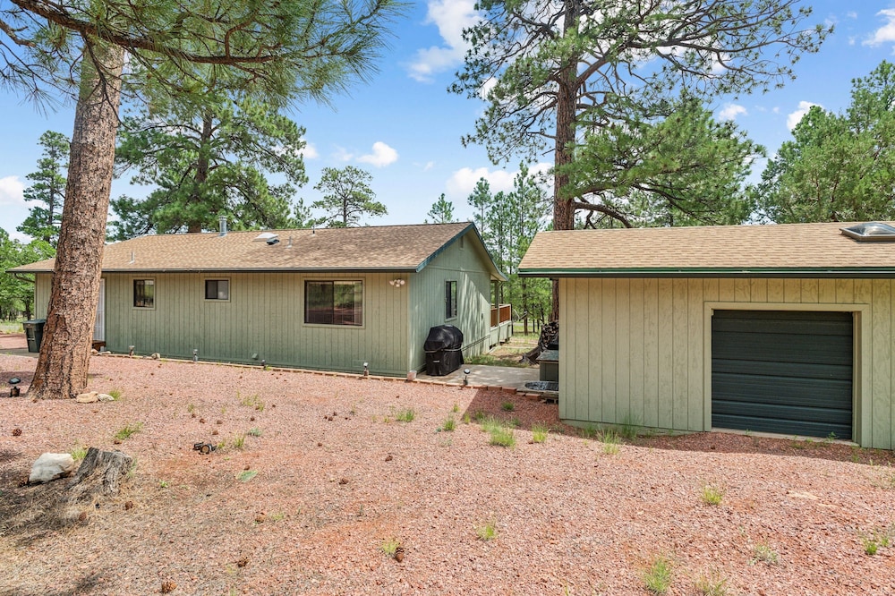 Secluded Mountain Cabin With Forest Views 3 Bedroom Cabin by RedAwning