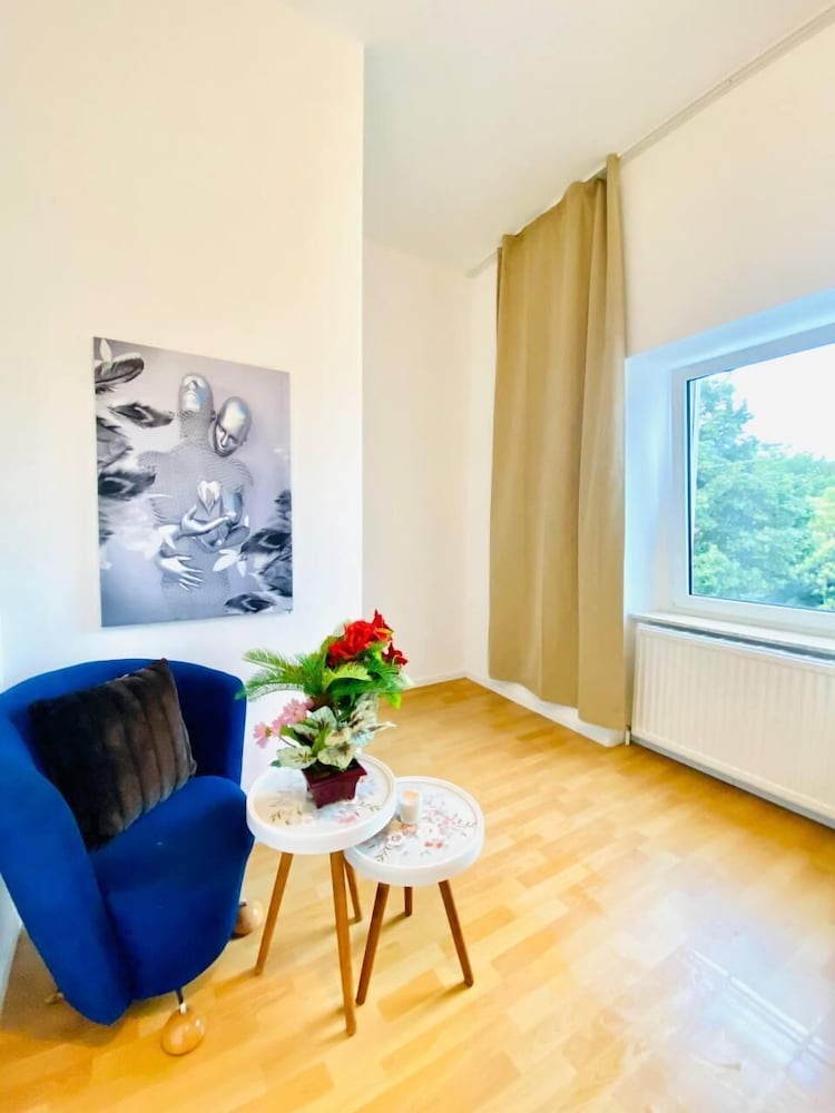 Spacious 4 BR Apt Perfect for Groups