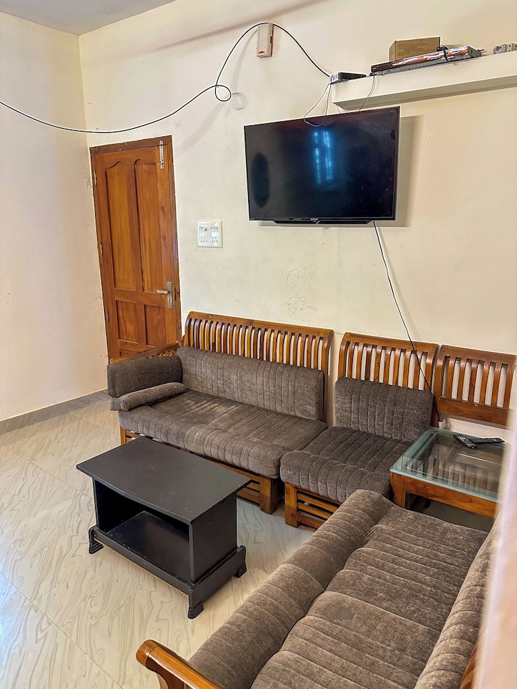 Molly's Hostel