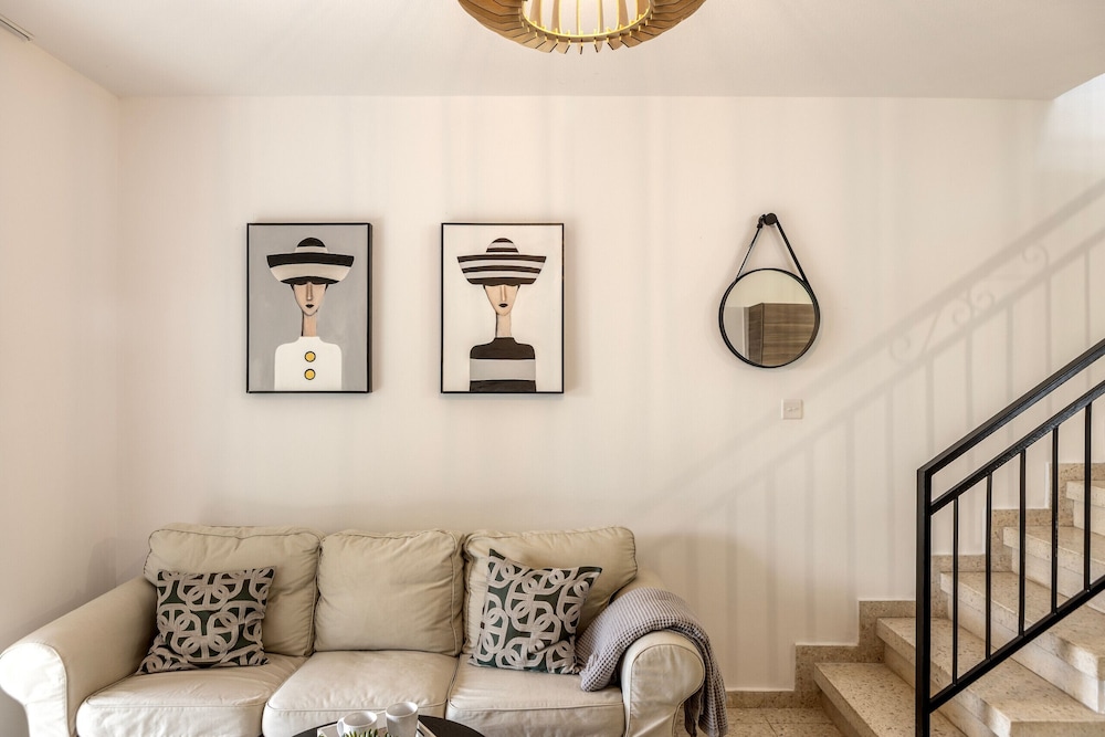 Larnaca Seaside Villa Marina 43