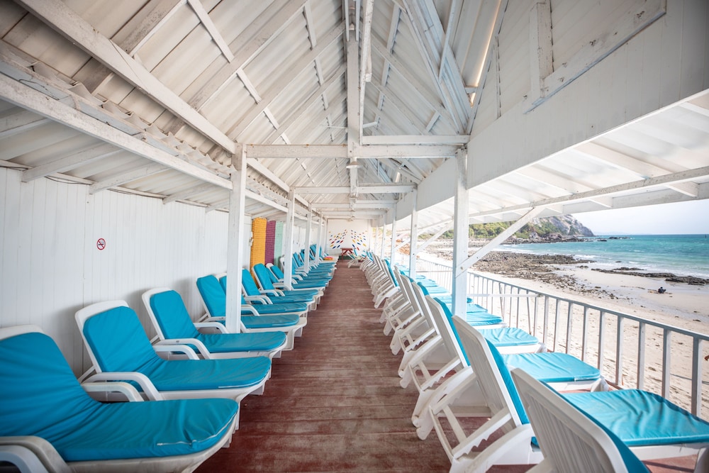 Xanadu Beach Resort