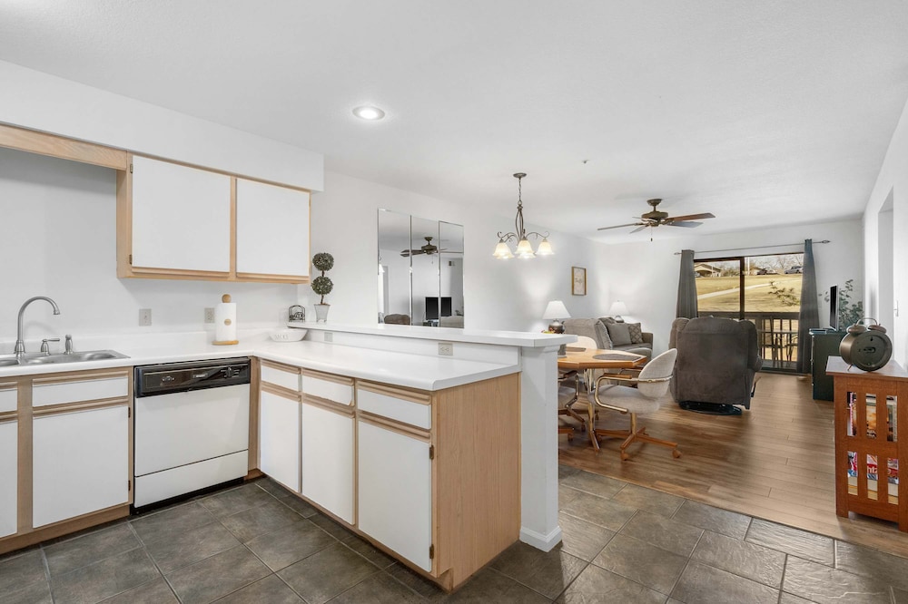 Fairway View Duo Stay for 12!