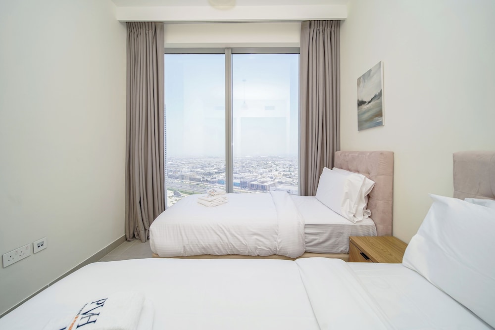 PVH - Opulent 2BR in Forte Tower 1