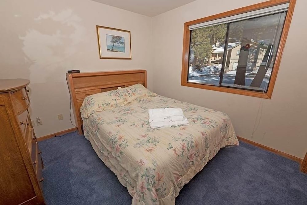 2293 Marshall Trail 4 Bedroom Home by RedAwning view 4