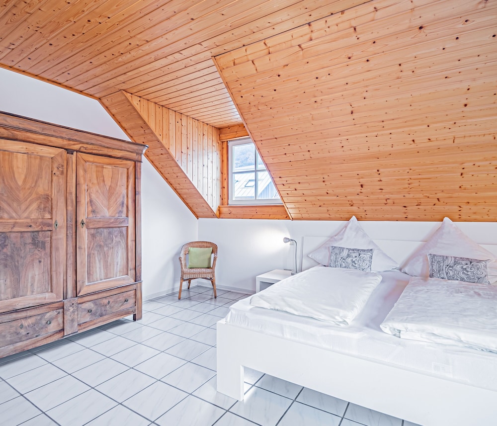 Johannishof Wine-Cafe & Guesthouse