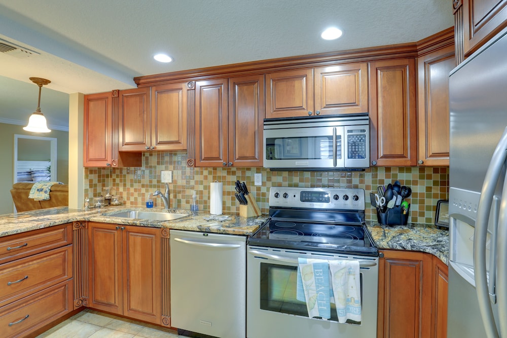 Fort Pierce Condo w/ Pools & Private Beach Access! view 5