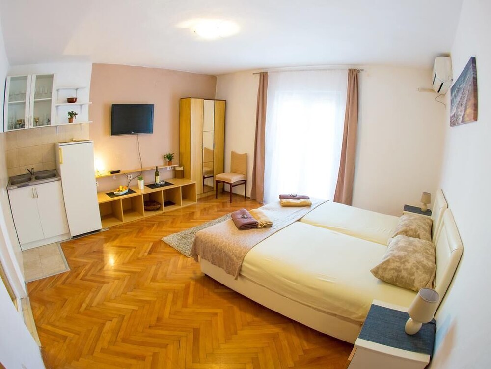 Photo 12