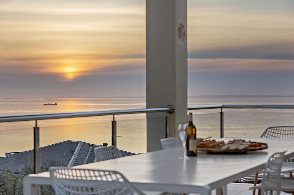 Sunset View Luxury 4 Bedrooms With Sauna - Image 5